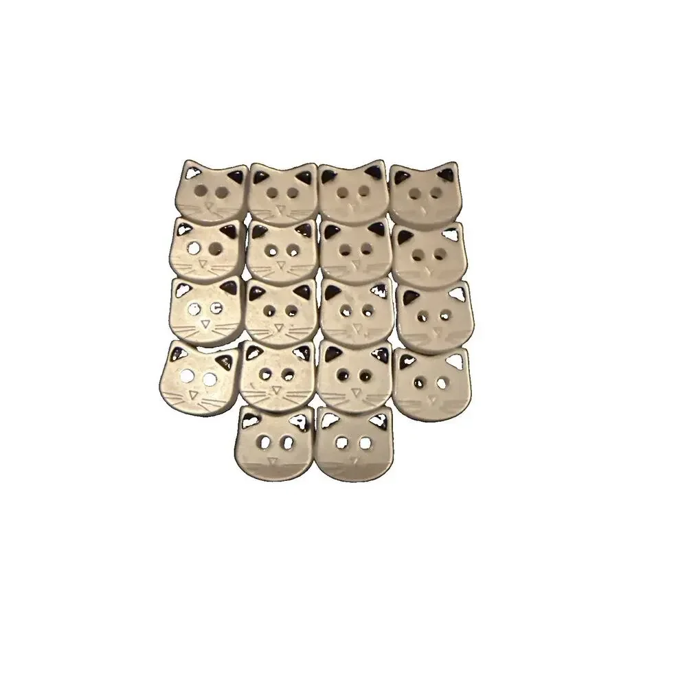 NWT Set Of 18 White Pearlized Plastic Kitten Buttons ALL EARS ARE BLACK.